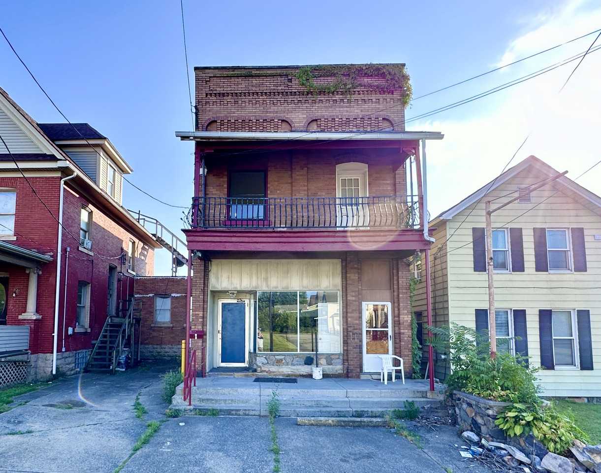 1326 E Washington St #NA - Photo 3 of 26