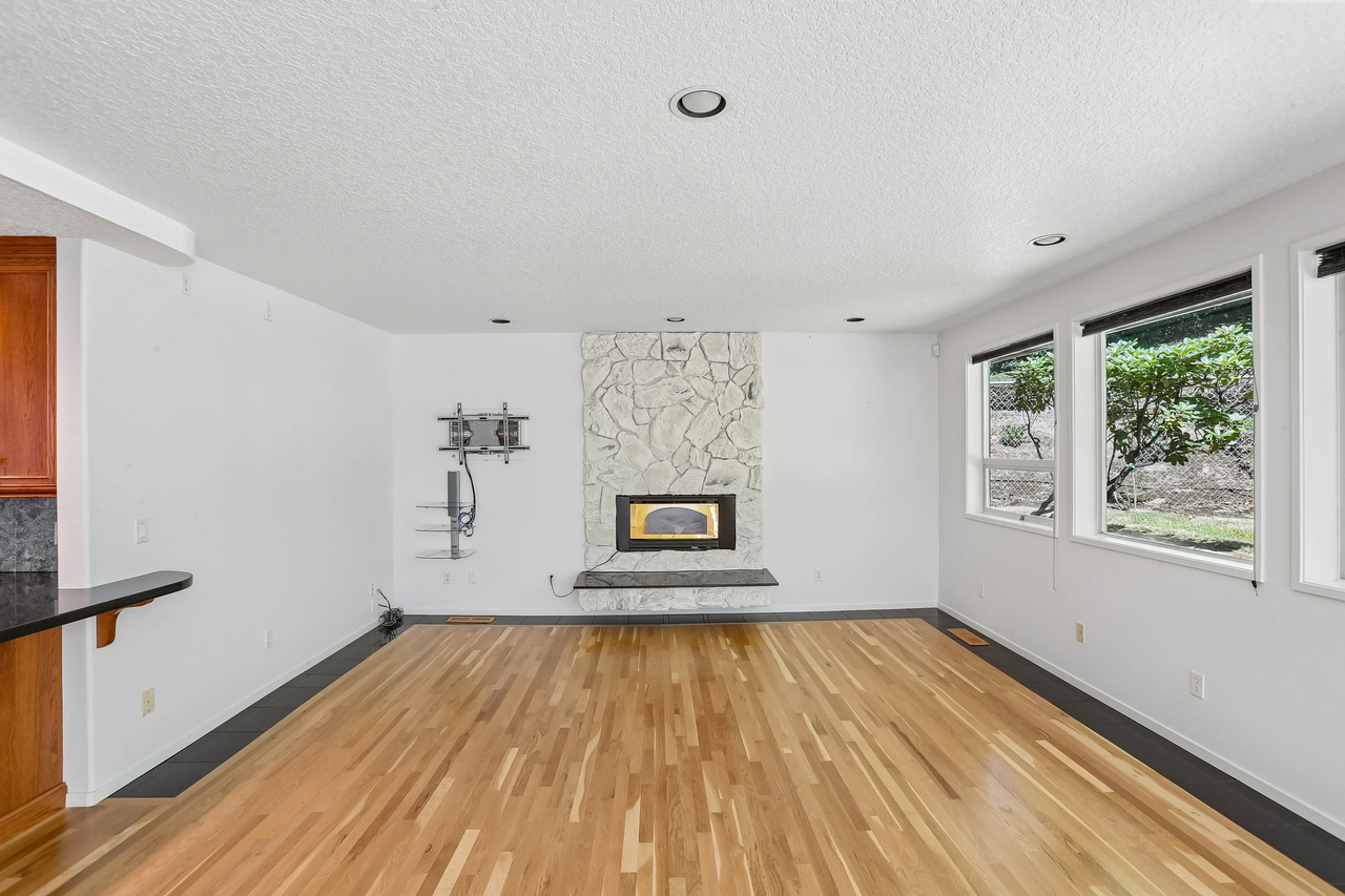 10836 S Southridge Dr #NA - Photo 2 of 18