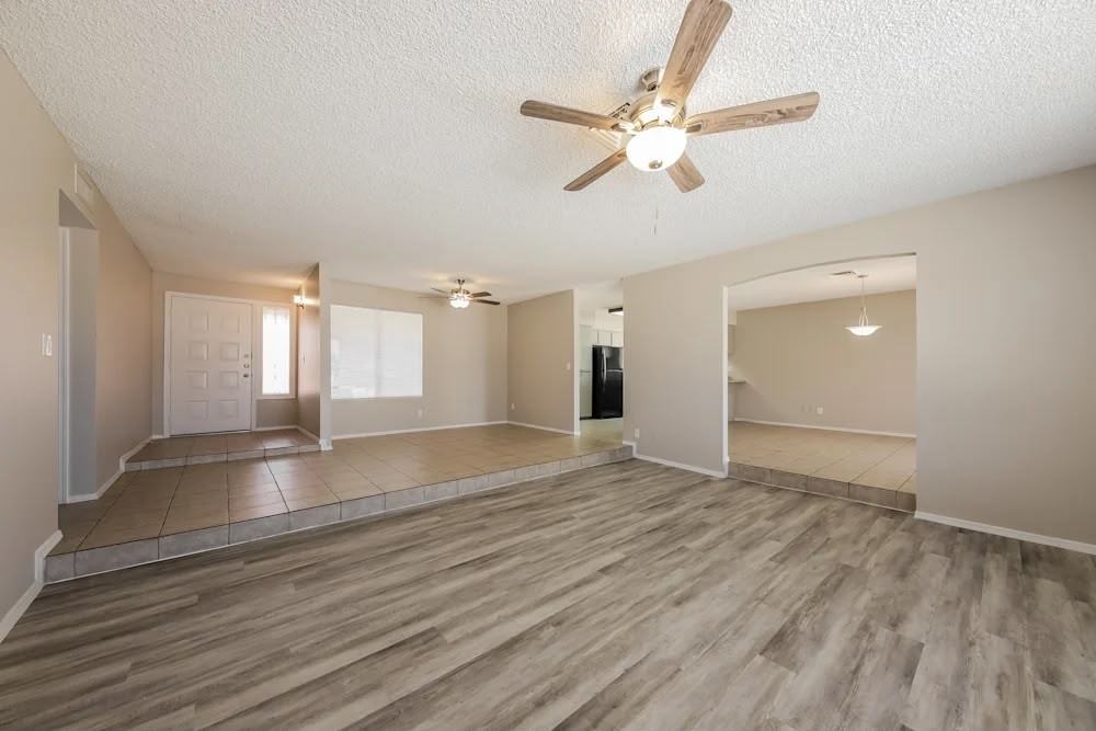 4549 W Seldon Ln #NA - Photo 5 of 7