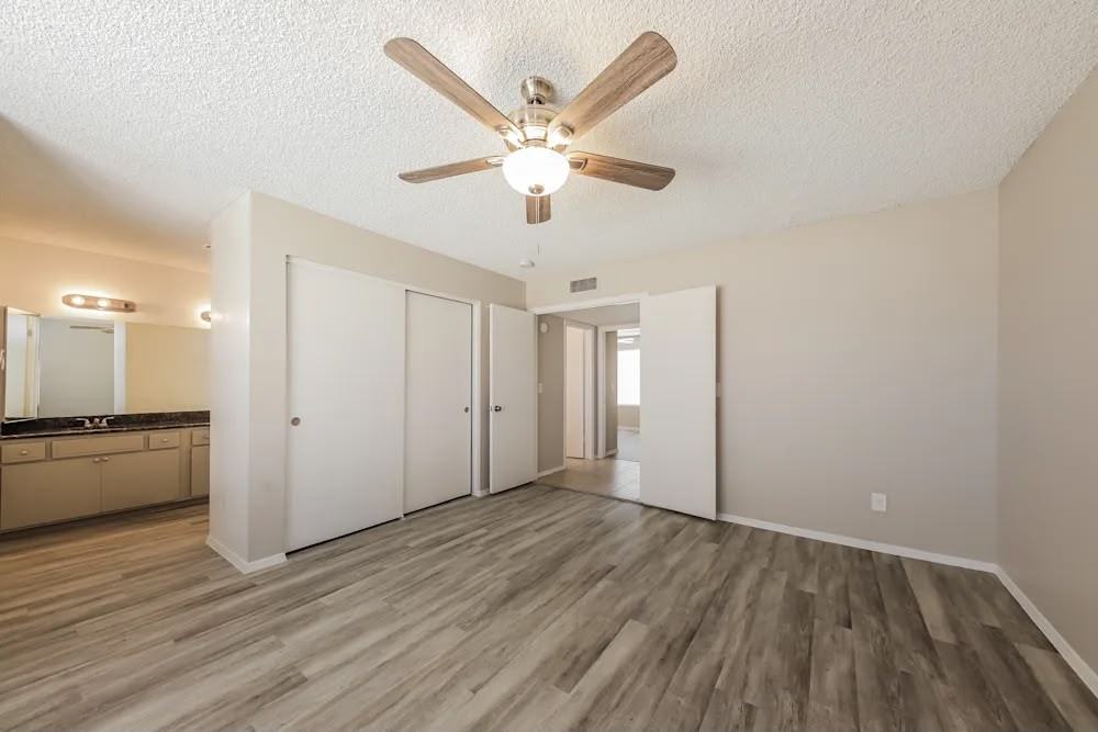 4549 W Seldon Ln #NA - Photo 6 of 7