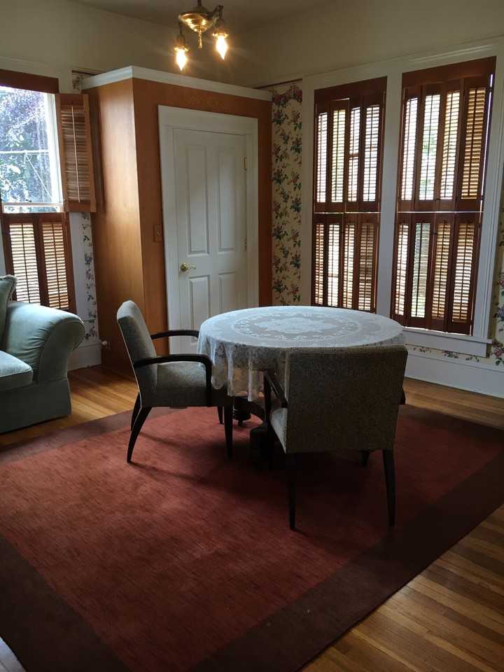 1393 Franklin Ave #A - Photo 4 of 6
