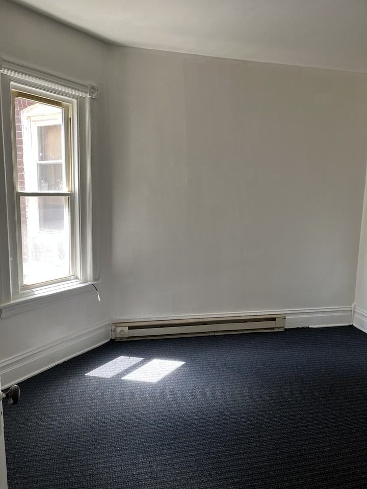 1506 W Turner St #1 - Photo 2 of 7