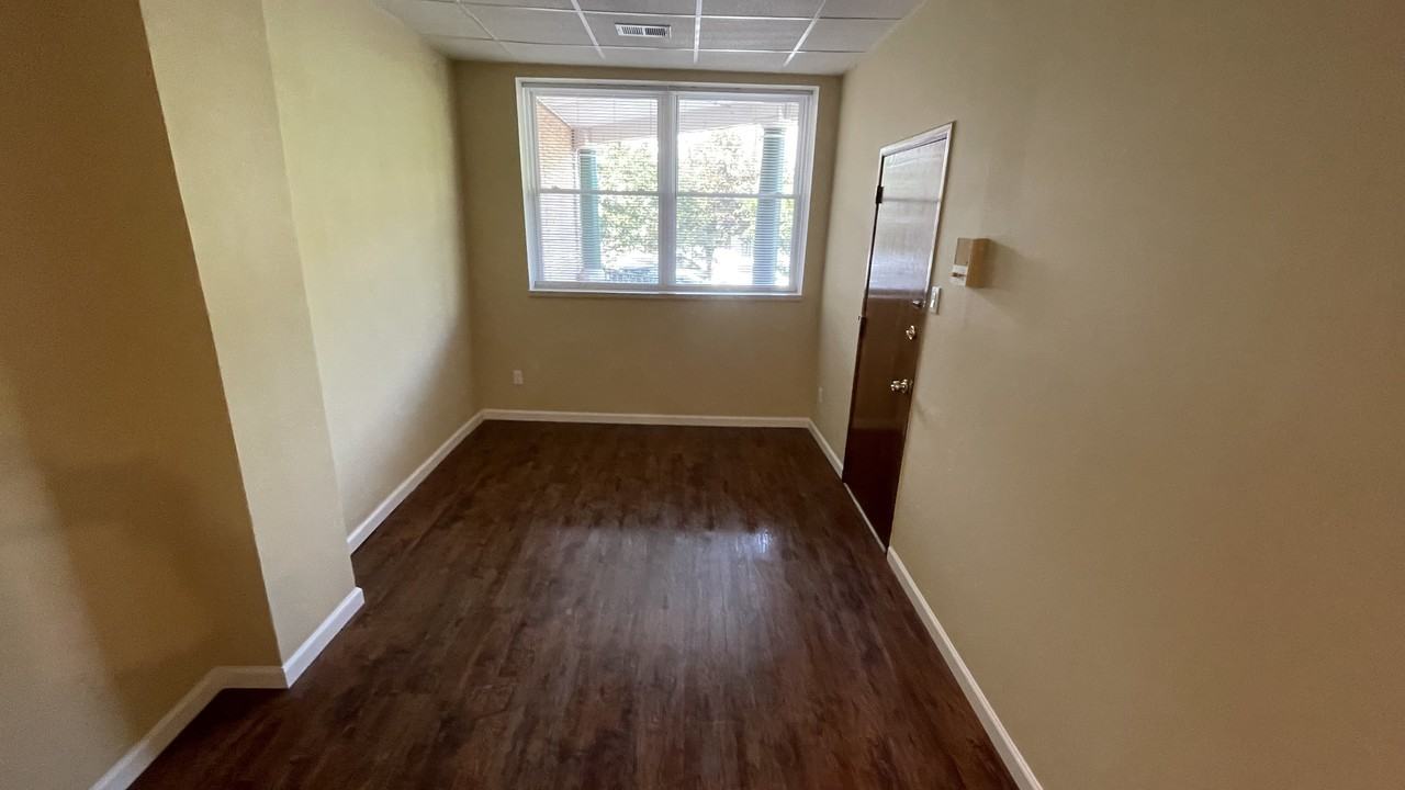 1130 Dickinson St #1 - Photo 3 of 23