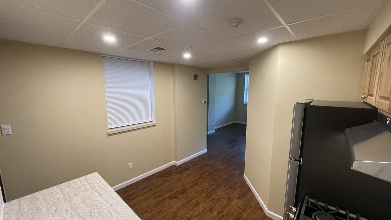 1130 Dickinson St #1 - Photo 5 of 23