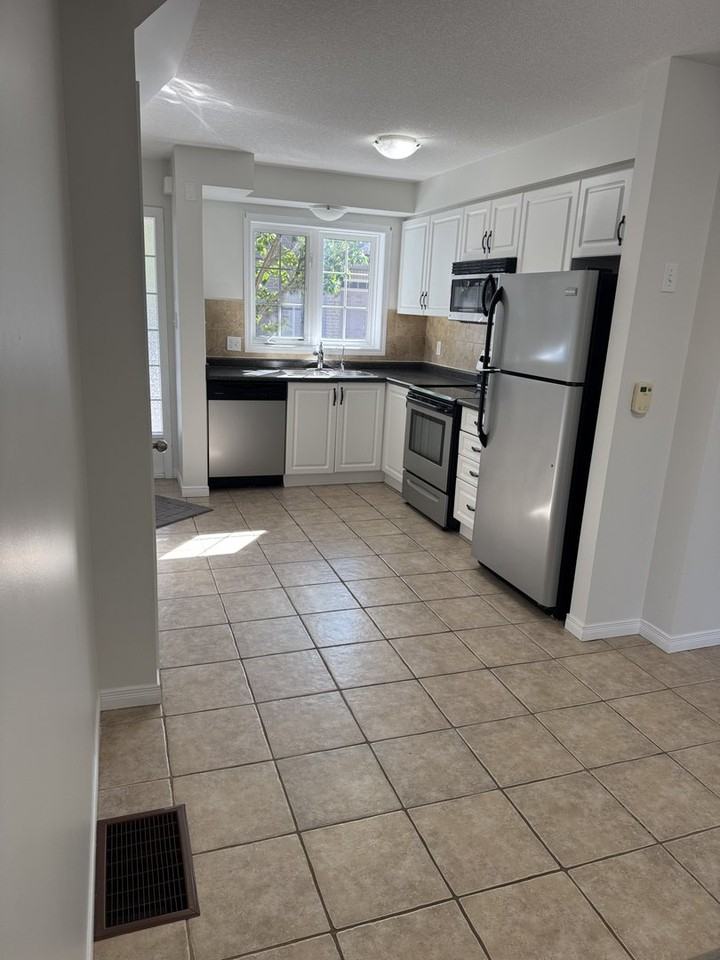 1328 Upper Sherman Ave - Photo 3 of 13