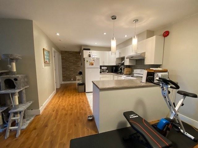 1042 Merivale Rd - Photo 2 of 10