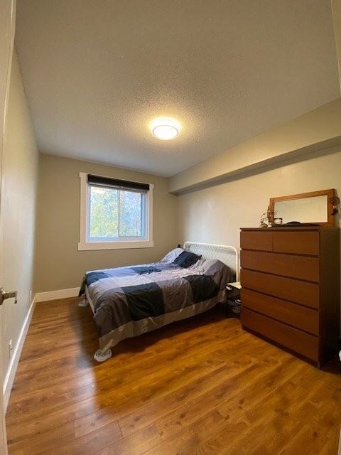 1042 Merivale Rd - Photo 6 of 10
