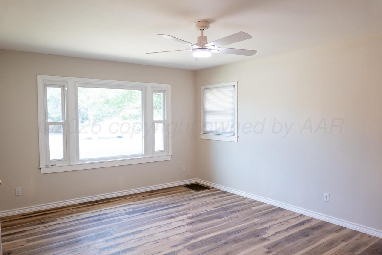 1908 Rogers St - Photo 2 of 12