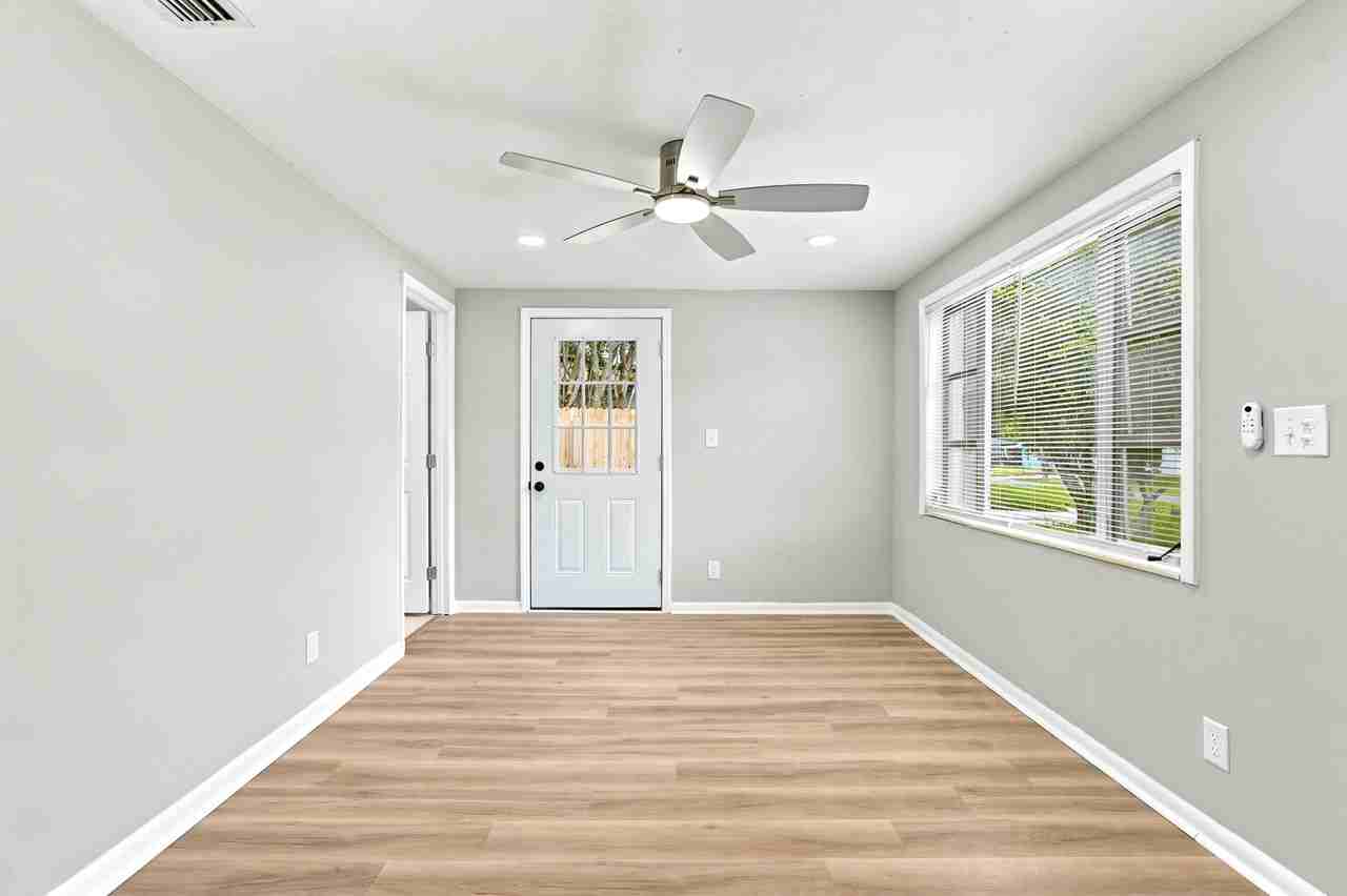 5822 Tampico Rd - Photo 5 of 22