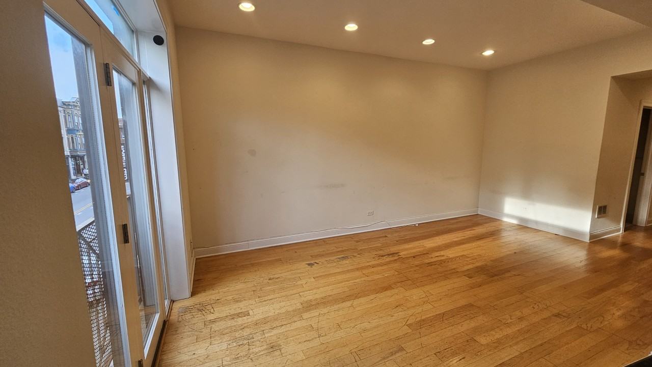 3337 N Halsted St #2 - Photo 3 of 14