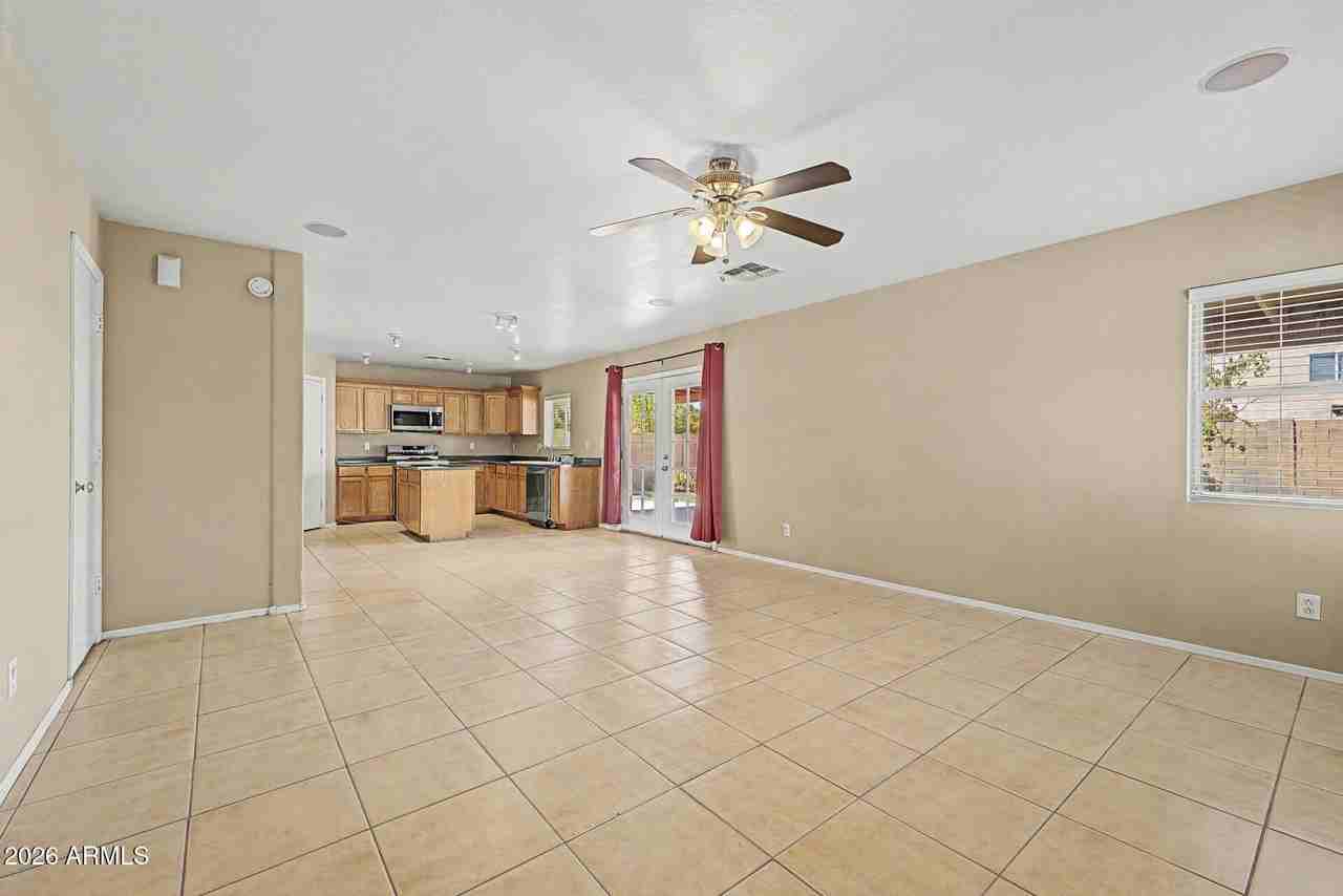 6222 W Wood St - Photo 3 of 18
