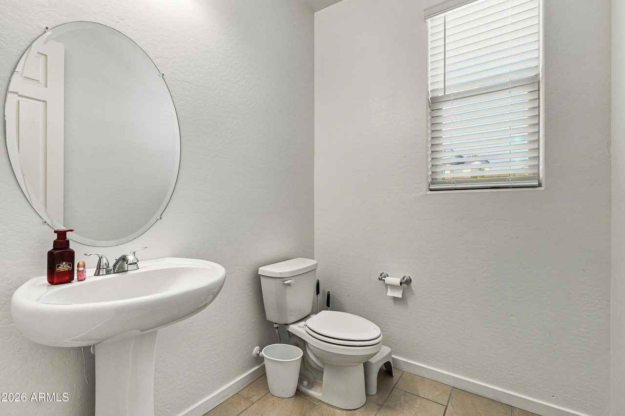 20204 N Wilford Ave - Photo 5 of 30