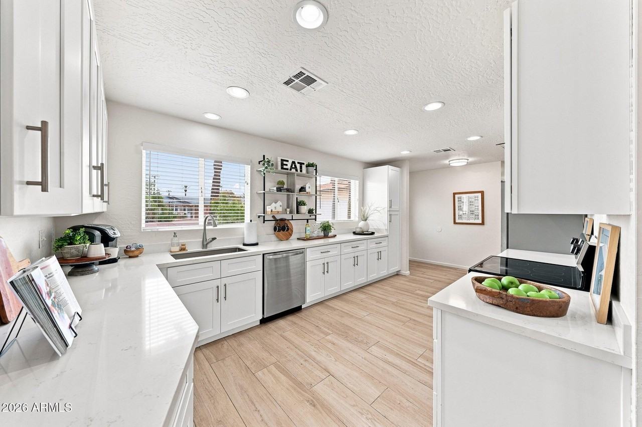 4426 N 85th St - Photo 4 of 36