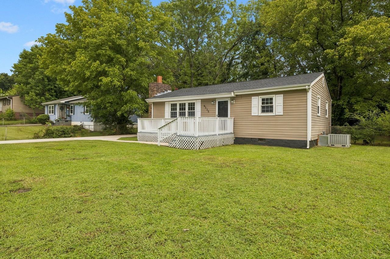 6335 Hansley Dr - Photo 2 of 31