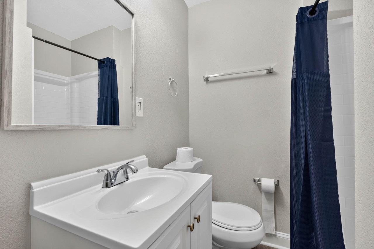W Farwell Dr - Photo 4 of 16