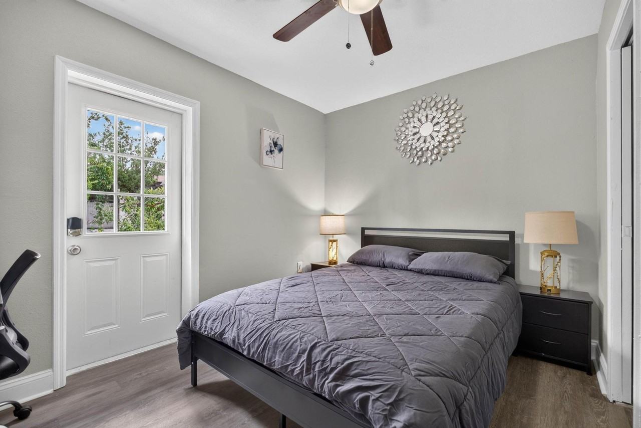 W Farwell Dr - Photo 7 of 16