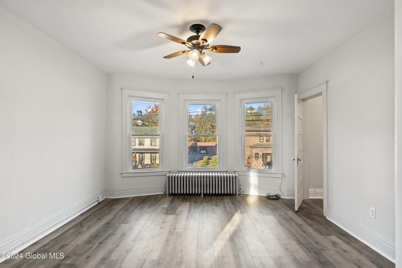 776 Pawling Ave #2 - Photo 4 of 29