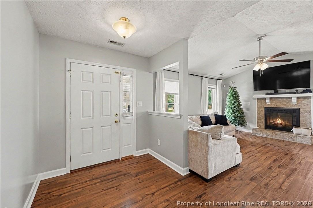 2117 Feathercombe Ct - Photo 5 of 24