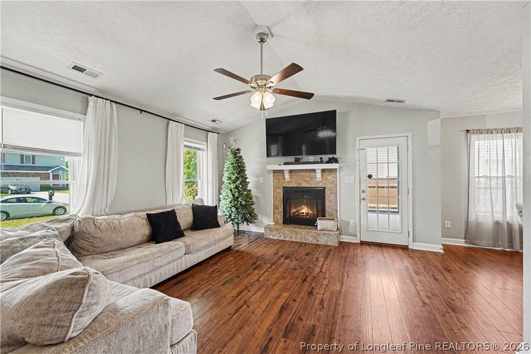 2117 Feathercombe Ct - Photo 6 of 24