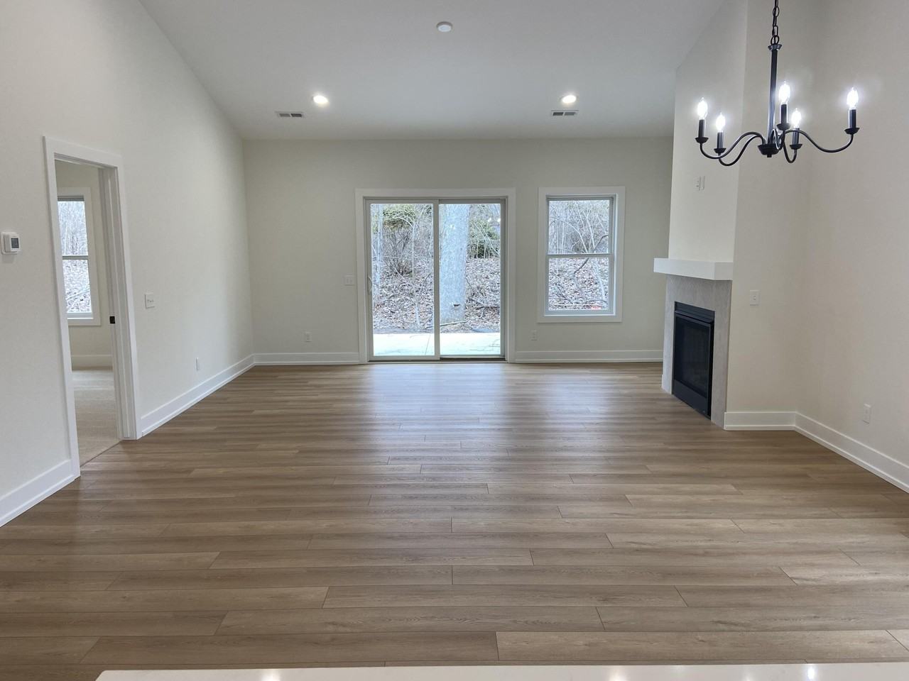 723 Violet Way - Photo 6 of 20