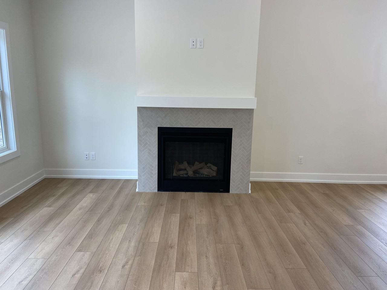 723 Violet Way - Photo 7 of 20