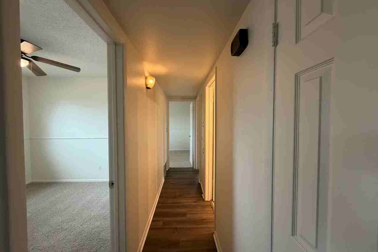 604 Maxine Street Northeast - Photo 7 of 13
