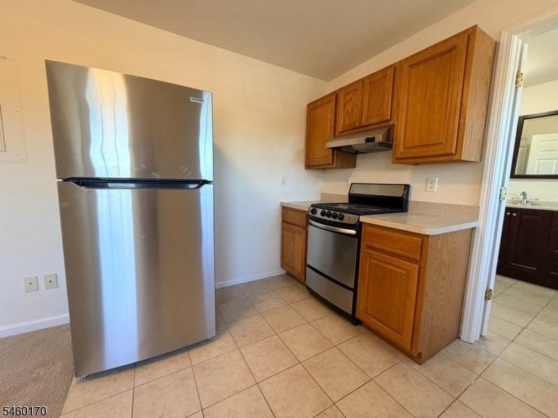 200 Woodport Rd - Photo 4 of 12