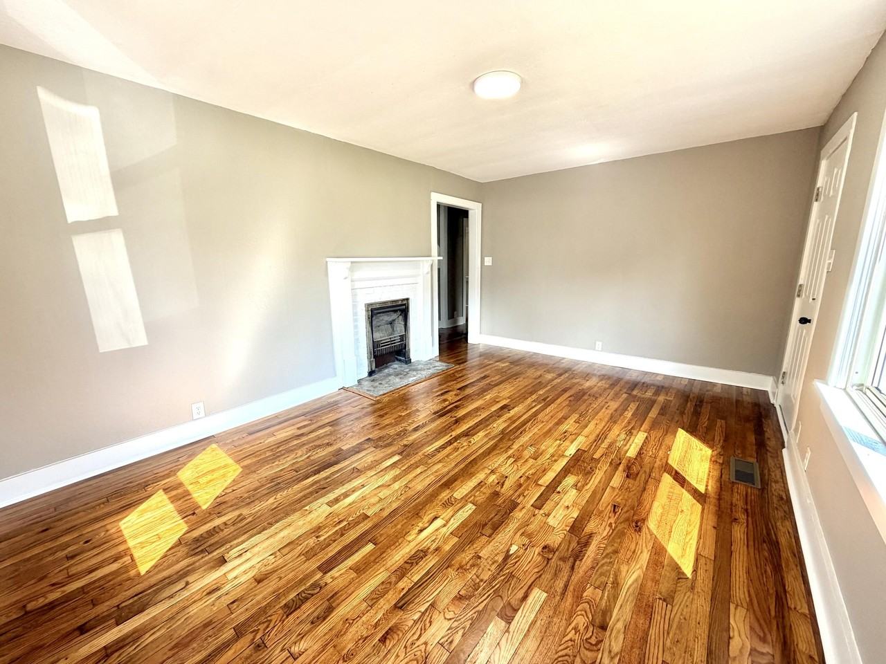 436 Mclean Ave - Photo 3 of 17