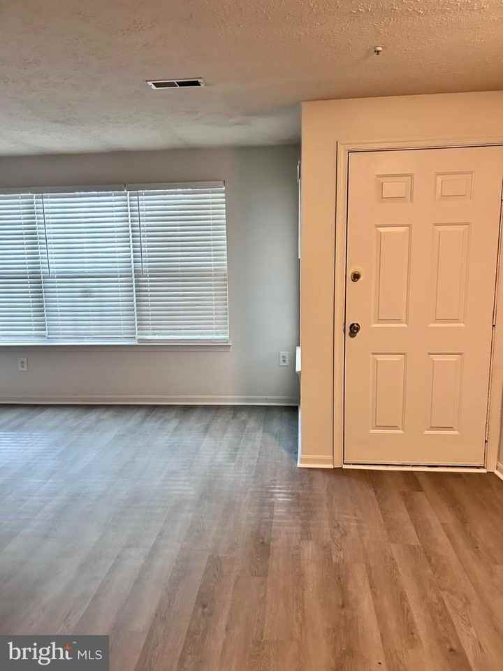 4643 Deepwood Ct - Photo 4 of 50