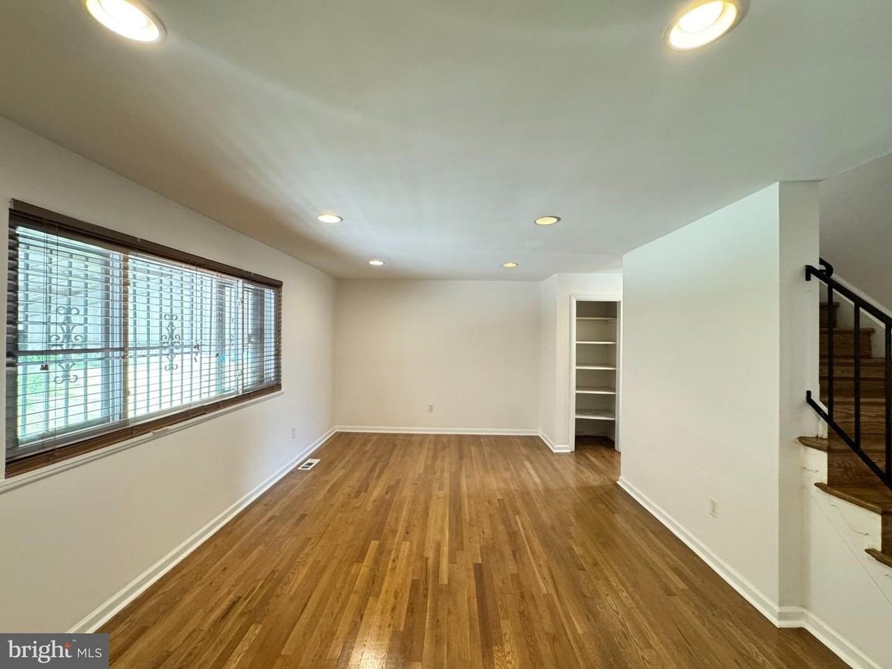 810 Booker Pl - Photo 5 of 23