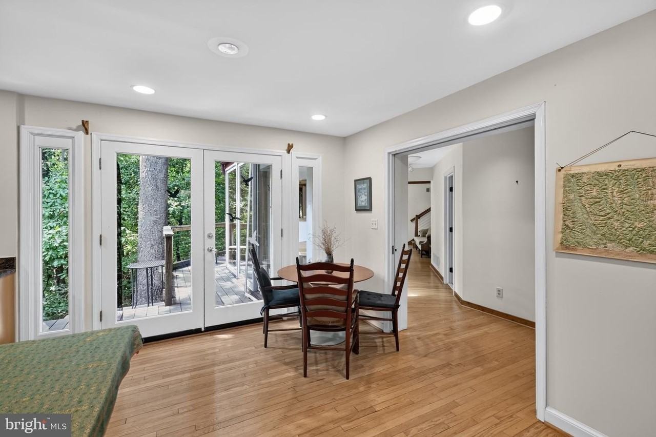 210 N Evergreen St - Photo 6 of 16