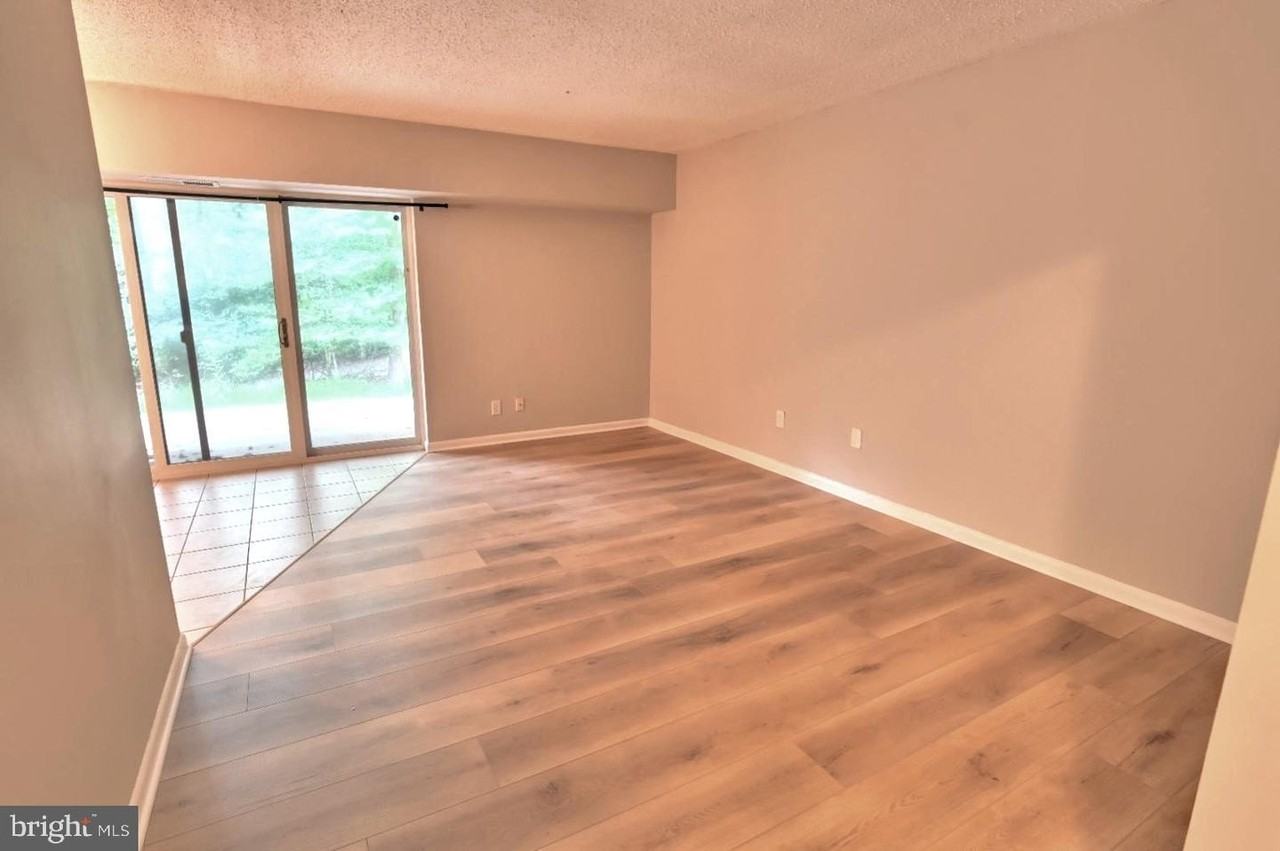 11658 Stoneview Sq - Photo 3 of 31