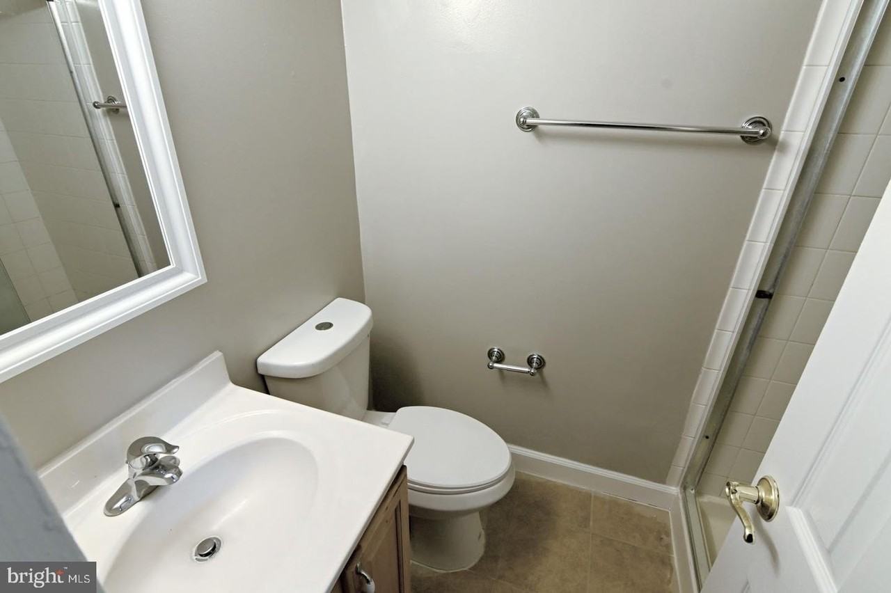 11658 Stoneview Sq - Photo 4 of 31
