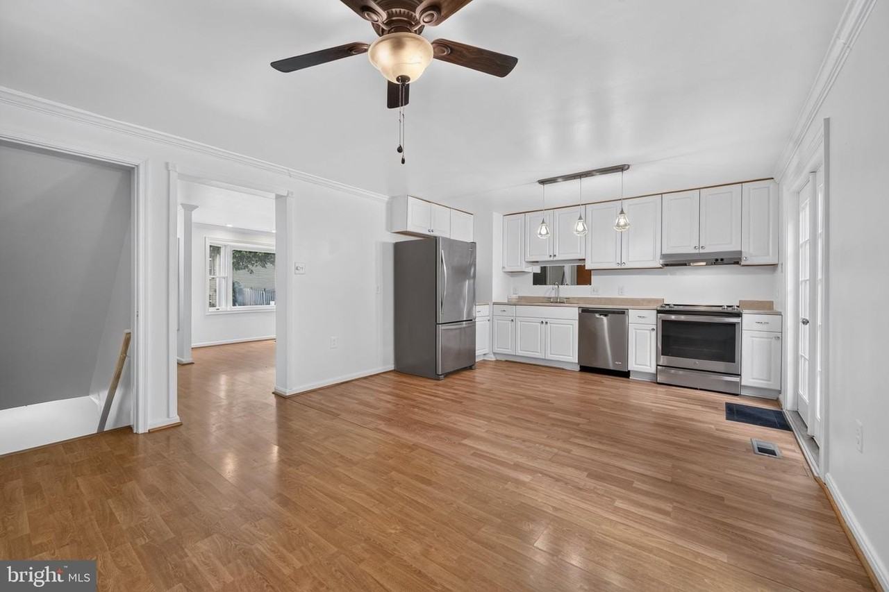 7105 Dijohn Court Dr - Photo 4 of 14