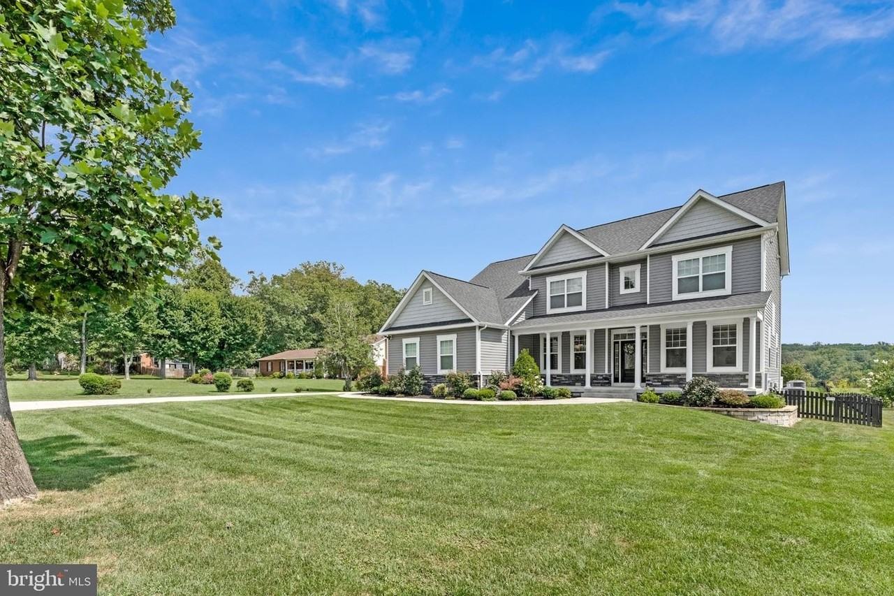 11889 Bradley Forest Rd - Photo 2 of 50