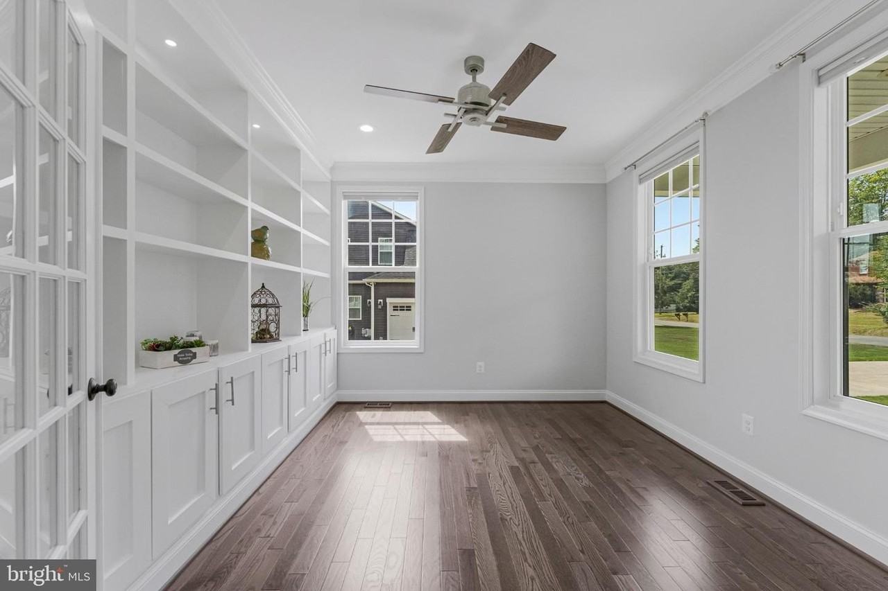 11889 Bradley Forest Rd - Photo 6 of 50