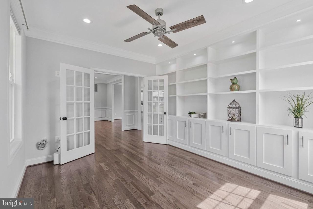 11889 Bradley Forest Rd - Photo 7 of 50