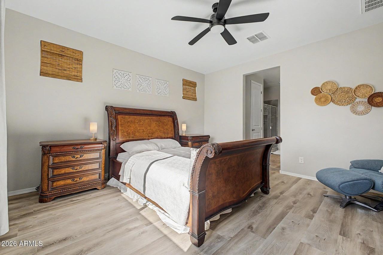 12506 N 174th Dr - Photo 4 of 30