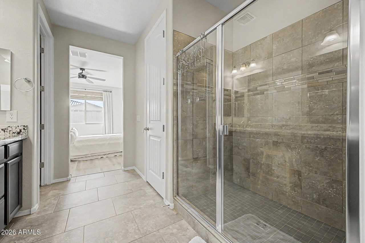 12506 N 174th Dr - Photo 6 of 30