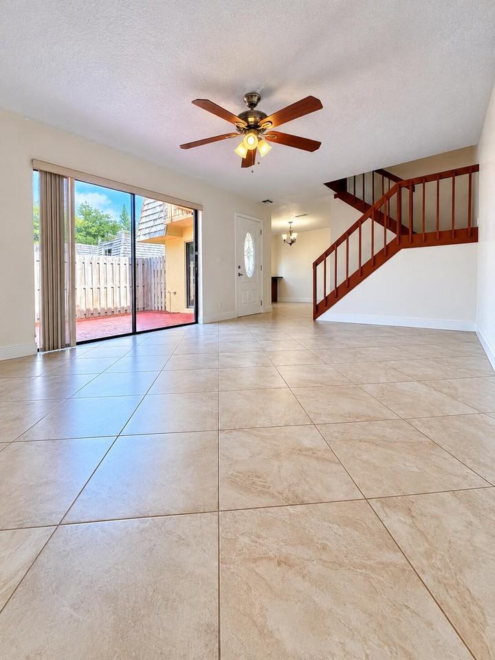 165 Lake Arbor Dr - Photo 3 of 23