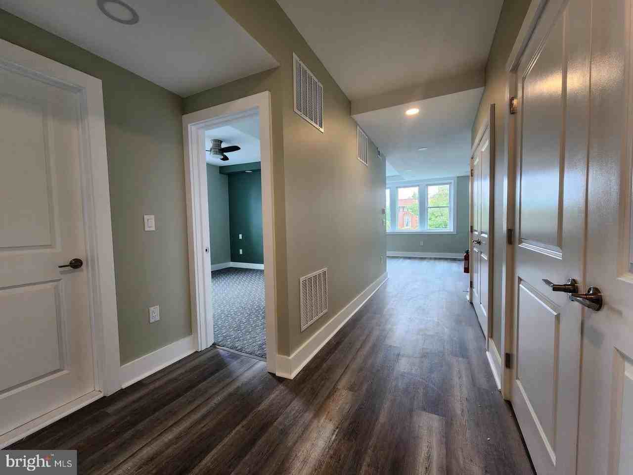 200 E High St - Photo 4 of 27