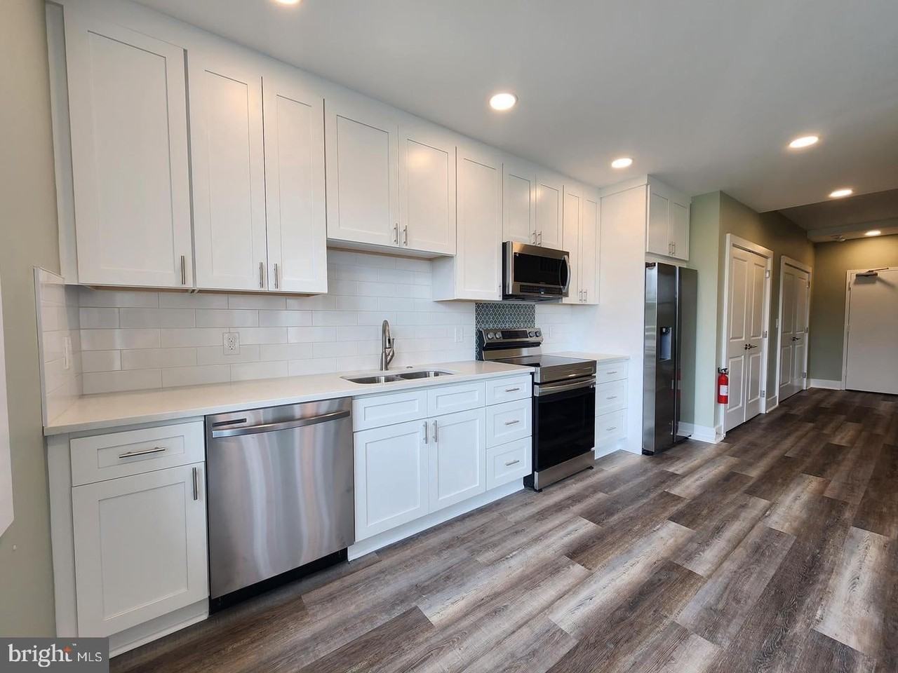 200 E High St - Photo 7 of 27