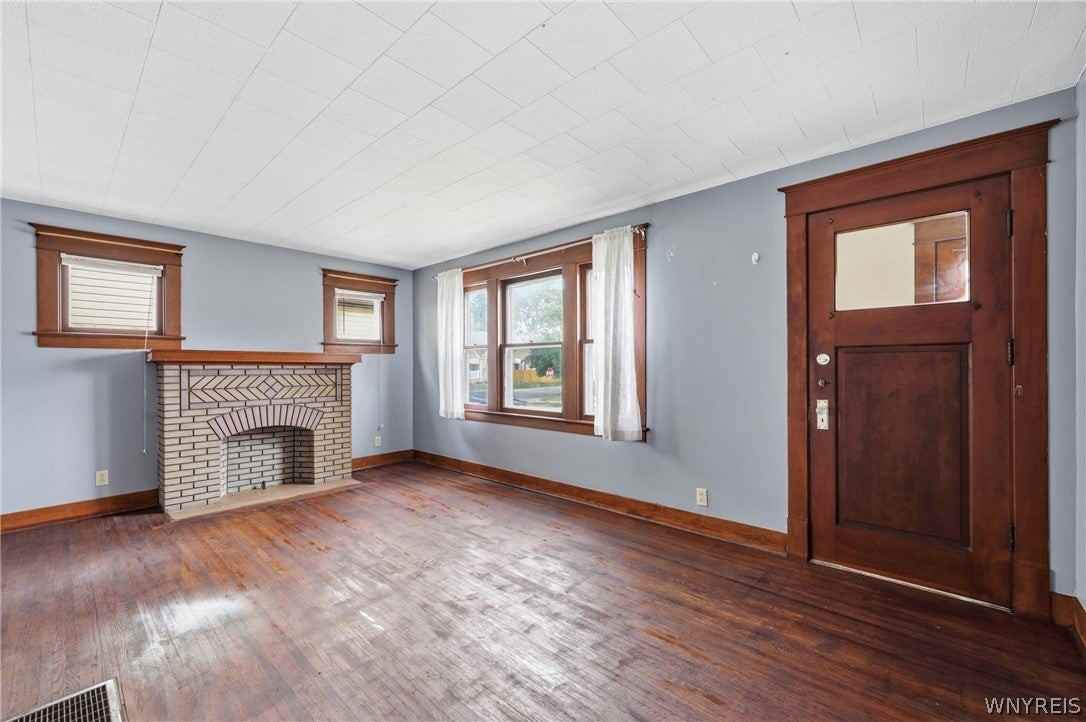 84 Woodward Ave - Photo 5 of 25