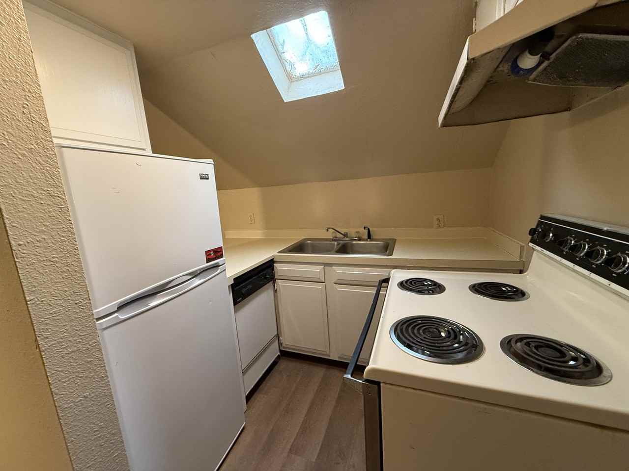 809 1/2 M St Nw #1 - Photo 4 of 16