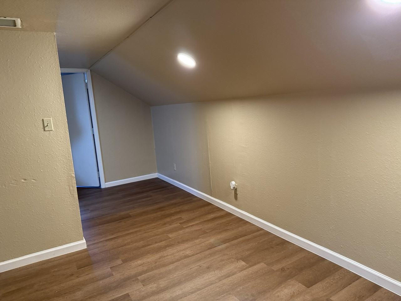 809 1/2 M St Nw #1 - Photo 6 of 16