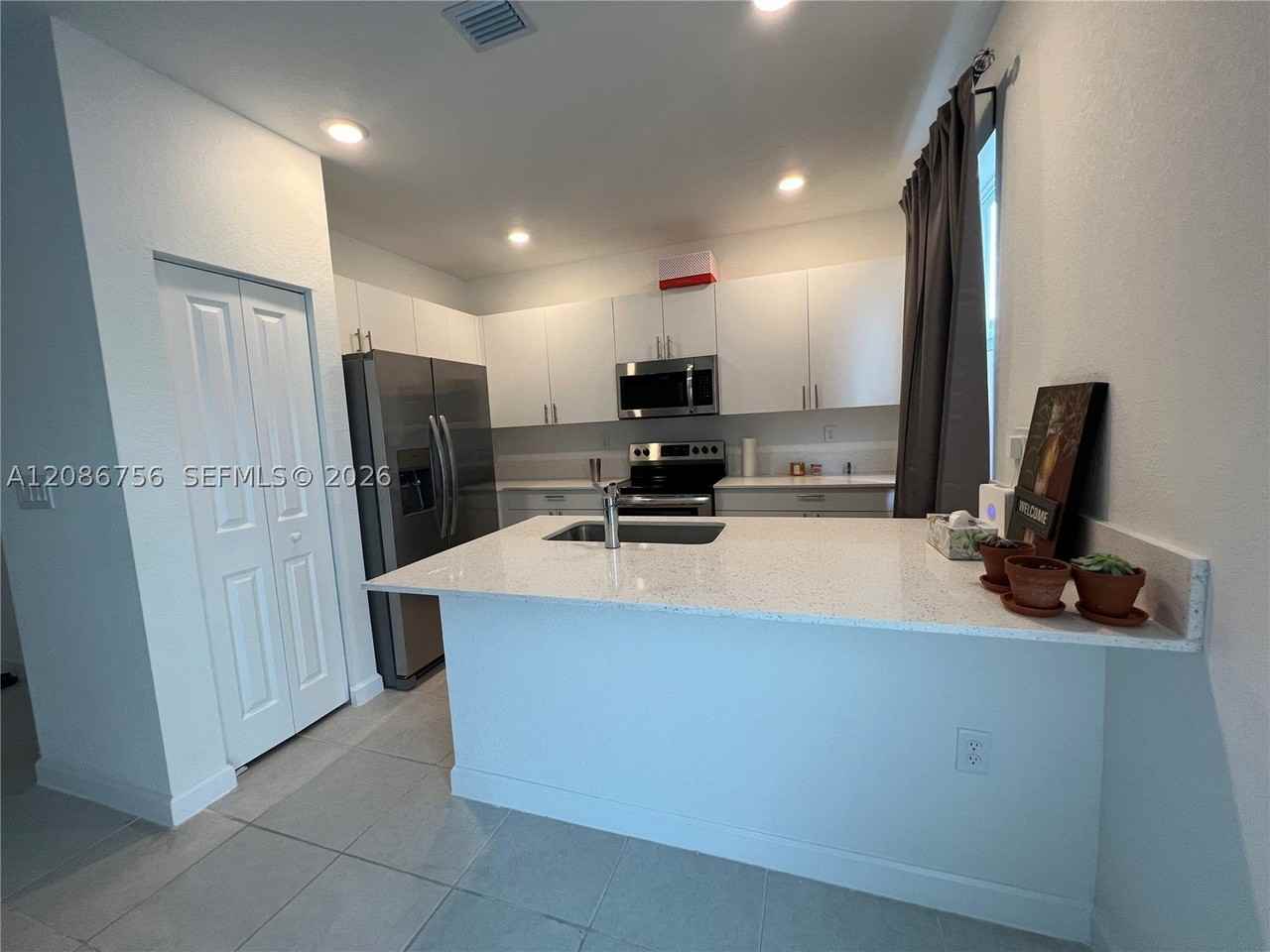 2634 Se 10th St #2634 - Photo 4 of 16