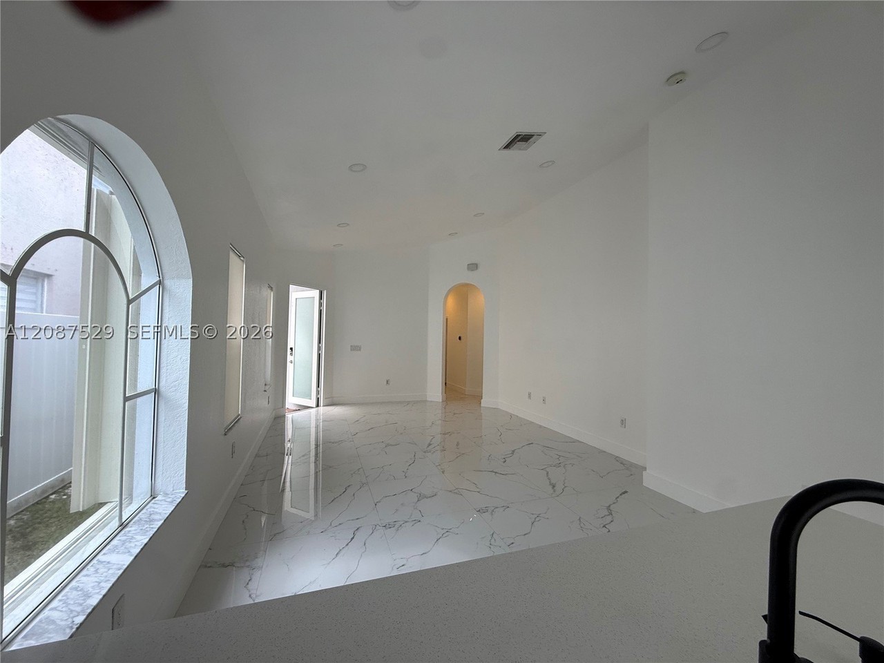 3961 Ne 11th Dr #3961 - Photo 4 of 24