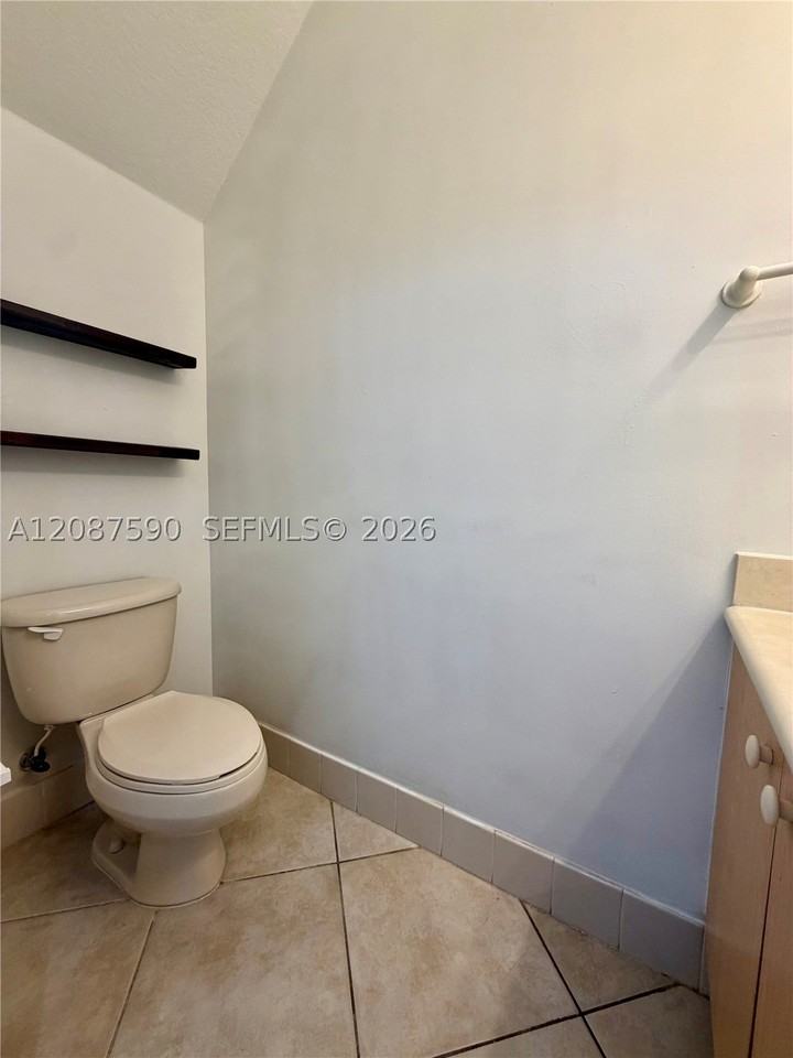 1548 Se 20th Ter - Photo 6 of 13