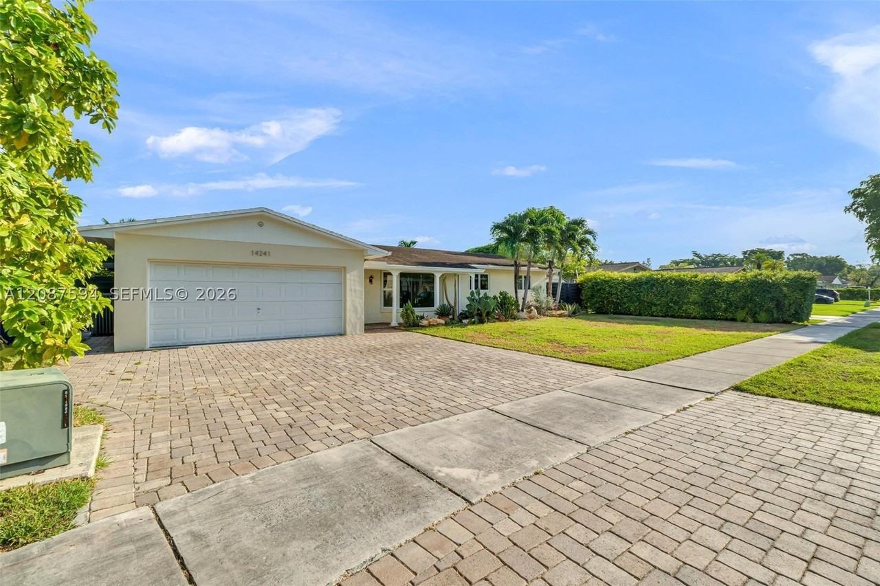 14241 Sw 83rd St - Photo 3 of 50