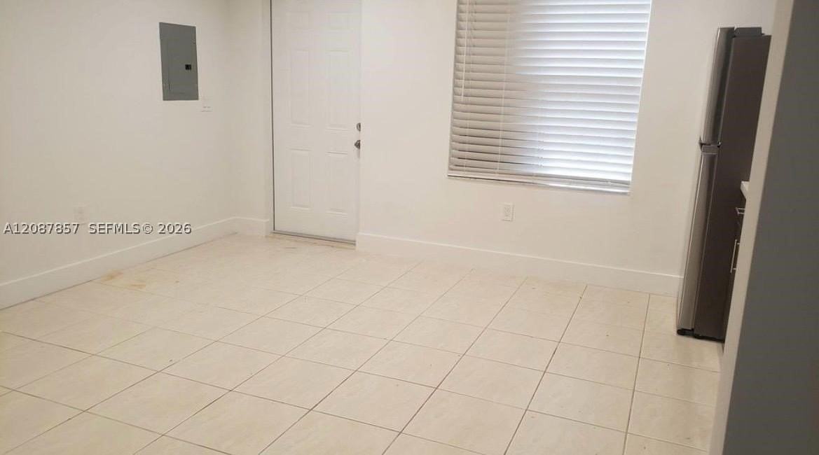3766 Sw 27th Ter - Photo 7 of 17